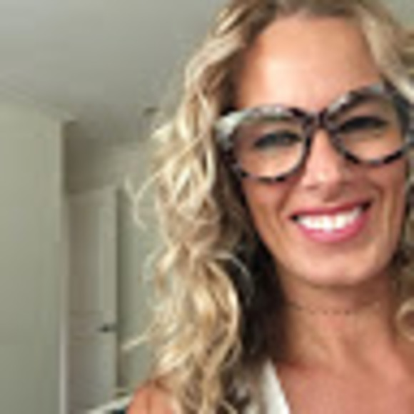 Meet your Posher, Stephanie - Picture 1 of 1